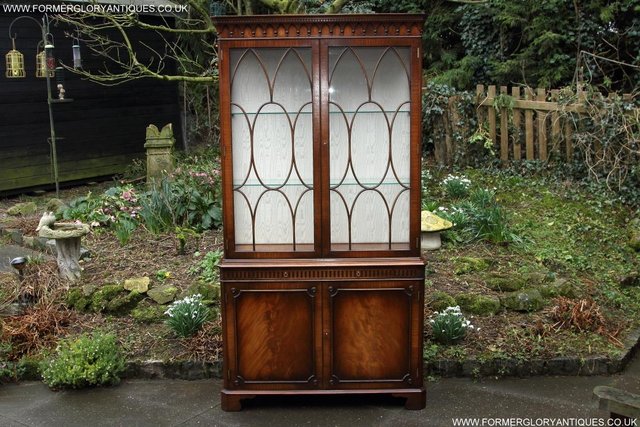 Image 75 of BEVAN FUNNELL MAHOGANY DISPLAY DRINKS CABINET SIDEBOARD UNIT