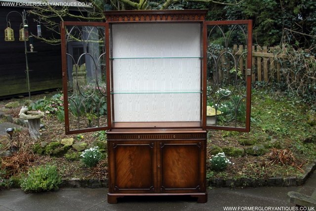 Image 76 of BEVAN FUNNELL MAHOGANY DISPLAY DRINKS CABINET SIDEBOARD UNIT