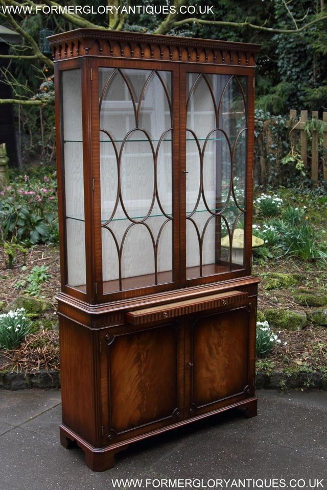 Image 77 of BEVAN FUNNELL MAHOGANY DISPLAY DRINKS CABINET SIDEBOARD UNIT