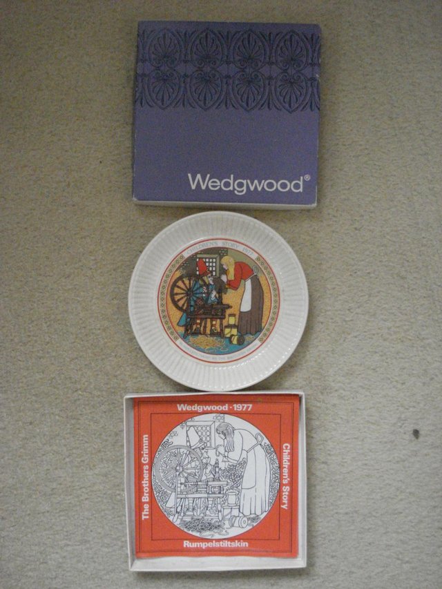 Preview of the first image of NEW RARE BOXED WEDGWOOD COMMEMORATIVE PLATE FOR XMAS 1977.