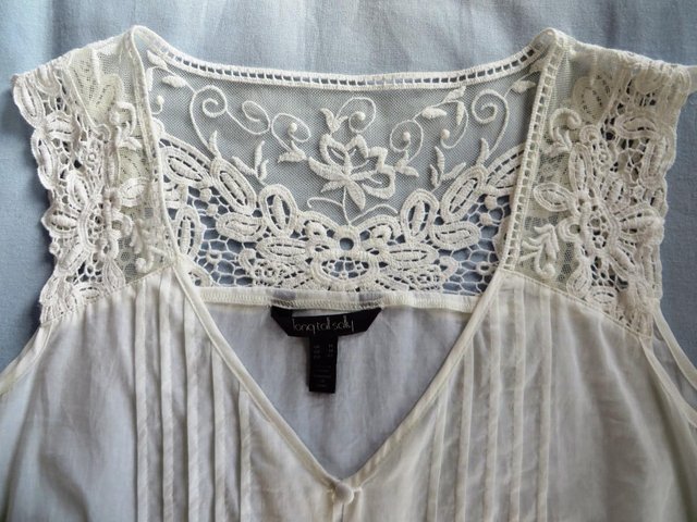 Image 9 of Long Tall Sally WHITE COTTON AND LACE TOP Size 14