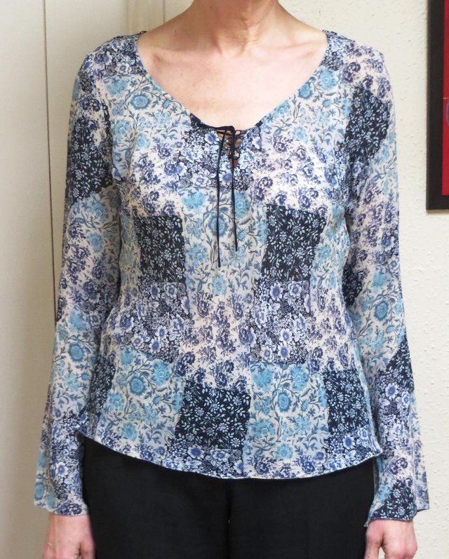 Image 2 of Long Tall Sally BLUE PATTERNED TOP Size 16