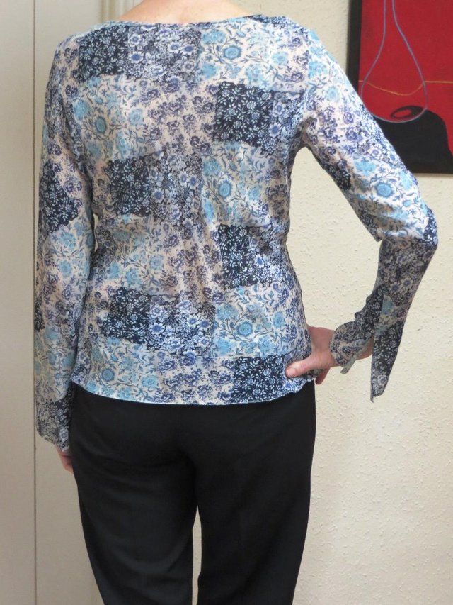 Image 3 of Long Tall Sally BLUE PATTERNED TOP Size 16