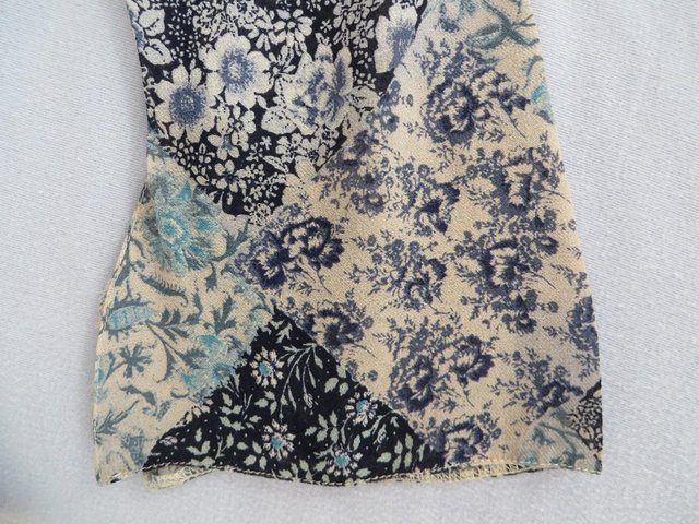 Image 6 of Long Tall Sally BLUE PATTERNED TOP Size 16