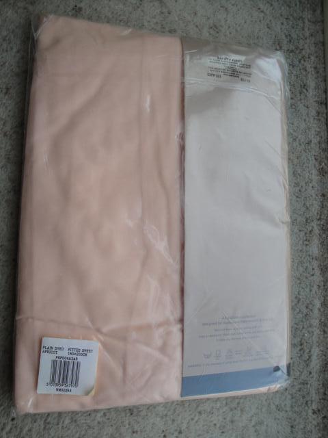 Image 2 of Kingsize 5'Fitted Sheet Apricot Peach Colour - New