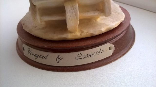 Image 3 of Leonardo Ornament Vineyard