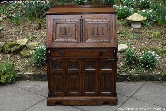 Preview of the first image of AN OLD CHARM OAK BUREAU COMPUTER CABINET DESK WRITING TABLE.
