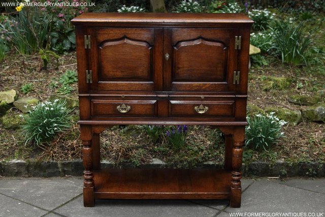 Image 32 of TITCHMARSH & GOODWIN SERVING TABLE DRINKS WINE CABINET STAND