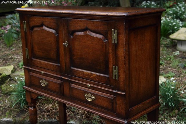 Image 53 of TITCHMARSH & GOODWIN SERVING TABLE DRINKS WINE CABINET STAND