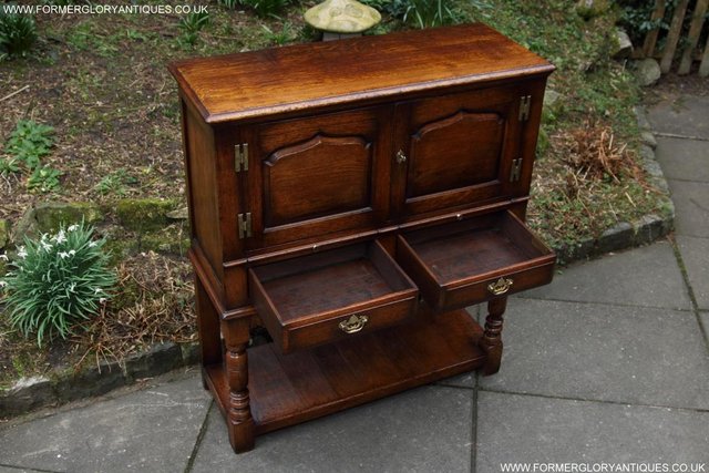 Image 67 of TITCHMARSH & GOODWIN SERVING TABLE DRINKS WINE CABINET STAND