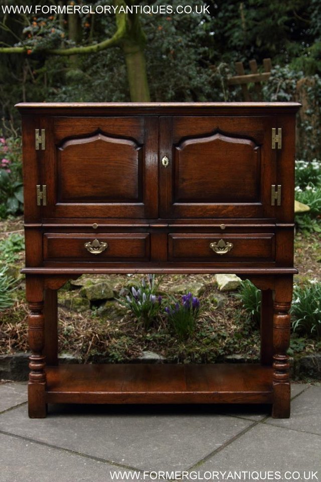 Image 68 of TITCHMARSH & GOODWIN SERVING TABLE DRINKS WINE CABINET STAND