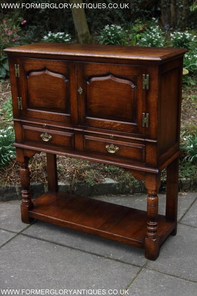 Image 70 of TITCHMARSH & GOODWIN SERVING TABLE DRINKS WINE CABINET STAND