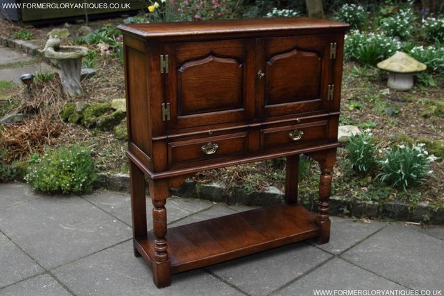 Image 72 of TITCHMARSH & GOODWIN SERVING TABLE DRINKS WINE CABINET STAND