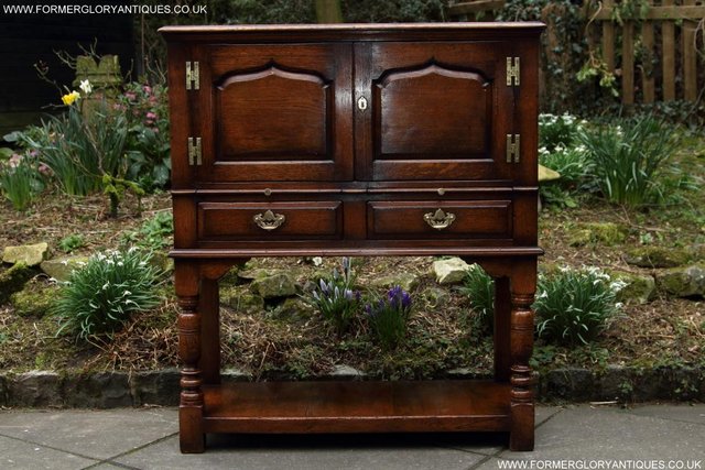 Image 74 of TITCHMARSH & GOODWIN SERVING TABLE DRINKS WINE CABINET STAND