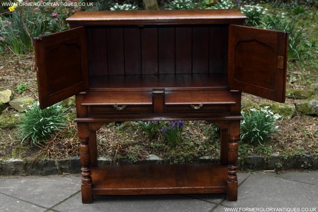 Image 88 of TITCHMARSH & GOODWIN SERVING TABLE DRINKS WINE CABINET STAND