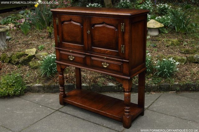 Image 89 of TITCHMARSH & GOODWIN SERVING TABLE DRINKS WINE CABINET STAND