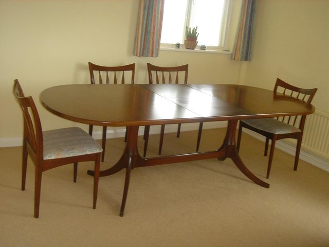Image 2 of Mahogany dining table