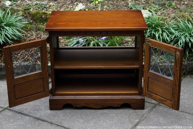 Image 5 of AN OLD CHARM LIGHT OAK HI FI DVD CD TV STAND TABLE CABINET