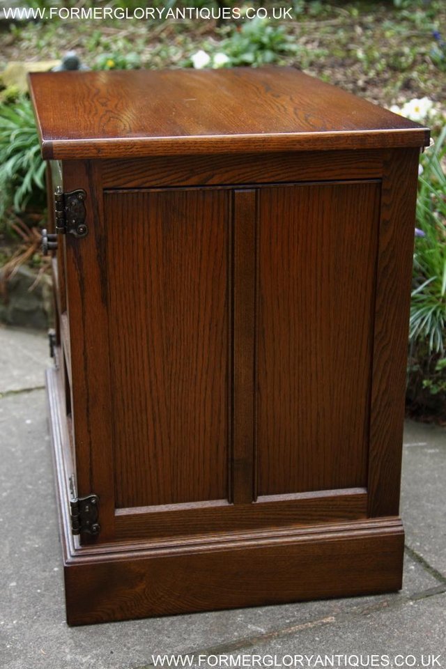 Image 25 of AN OLD CHARM LIGHT OAK HI FI DVD CD TV STAND TABLE CABINET