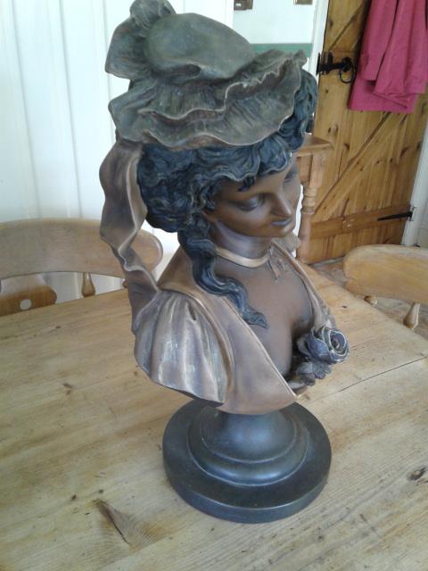 Image 3 of lady figurine / ornament/ bust head and shoulders
