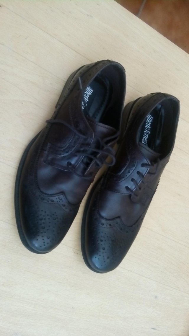 Preview of the first image of 1940's style (lookalike) Very Dark brown leather brogues siz.