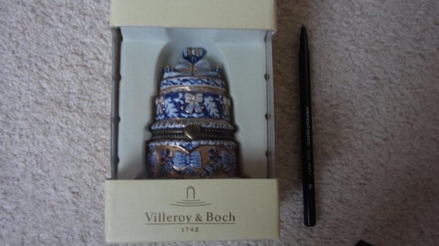 Preview of the first image of UNOPENED Villeroy and Boch Wedding Cake trinket box GIFT.