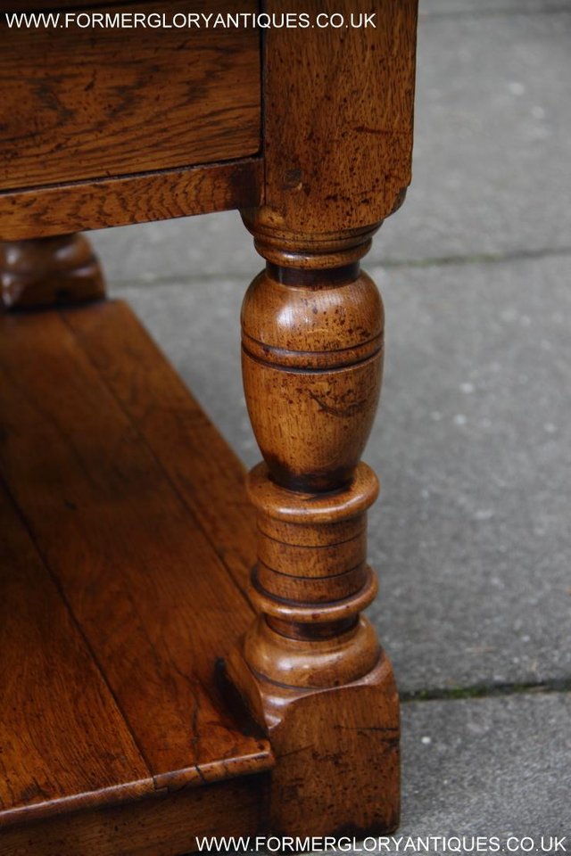 Image 12 of A TITCHMARSH GOODWIN STYLE OAK TWO DRAWER COFFEE TABLE STAND