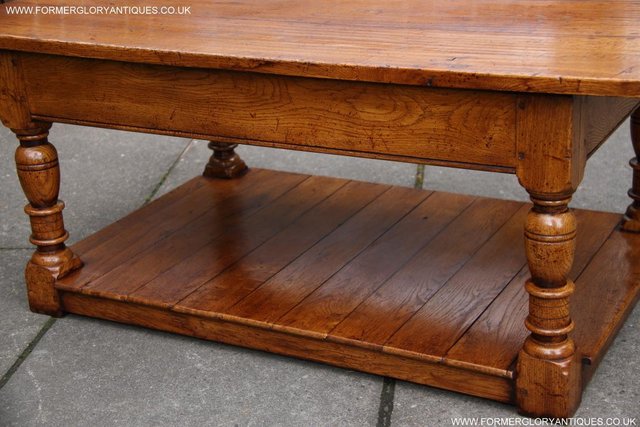 Image 13 of A TITCHMARSH GOODWIN STYLE OAK TWO DRAWER COFFEE TABLE STAND