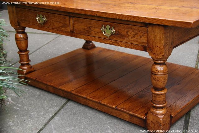 Image 21 of A TITCHMARSH GOODWIN STYLE OAK TWO DRAWER COFFEE TABLE STAND