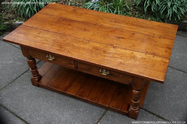 Image 22 of A TITCHMARSH GOODWIN STYLE OAK TWO DRAWER COFFEE TABLE STAND