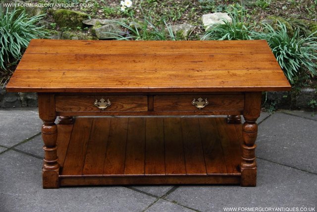 Image 28 of A TITCHMARSH GOODWIN STYLE OAK TWO DRAWER COFFEE TABLE STAND