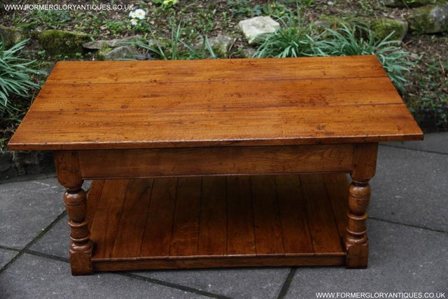 Image 38 of A TITCHMARSH GOODWIN STYLE OAK TWO DRAWER COFFEE TABLE STAND