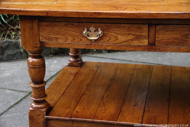 Image 40 of A TITCHMARSH GOODWIN STYLE OAK TWO DRAWER COFFEE TABLE STAND
