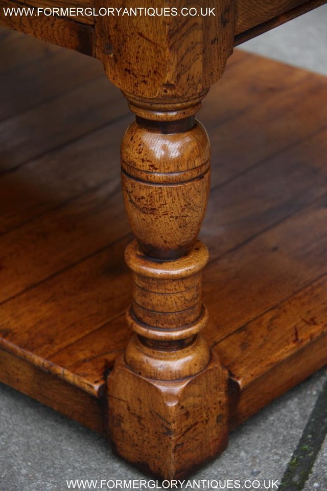 Image 41 of A TITCHMARSH GOODWIN STYLE OAK TWO DRAWER COFFEE TABLE STAND