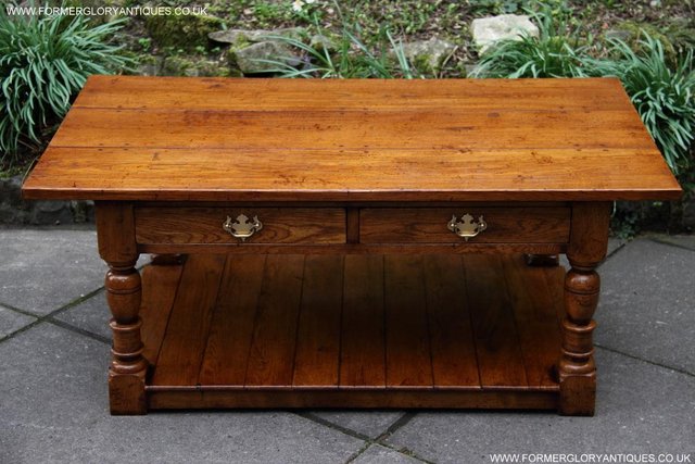 Image 42 of A TITCHMARSH GOODWIN STYLE OAK TWO DRAWER COFFEE TABLE STAND