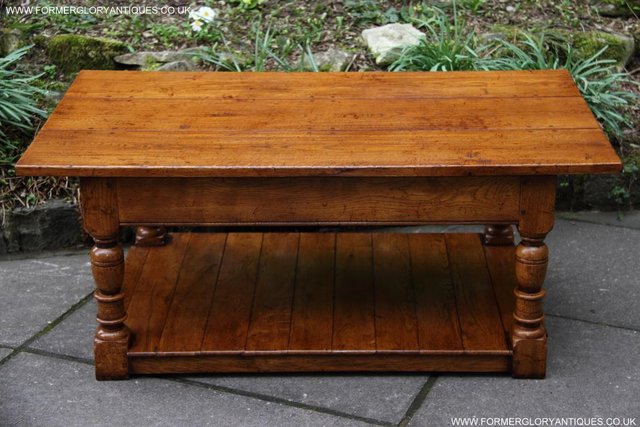 Image 45 of A TITCHMARSH GOODWIN STYLE OAK TWO DRAWER COFFEE TABLE STAND