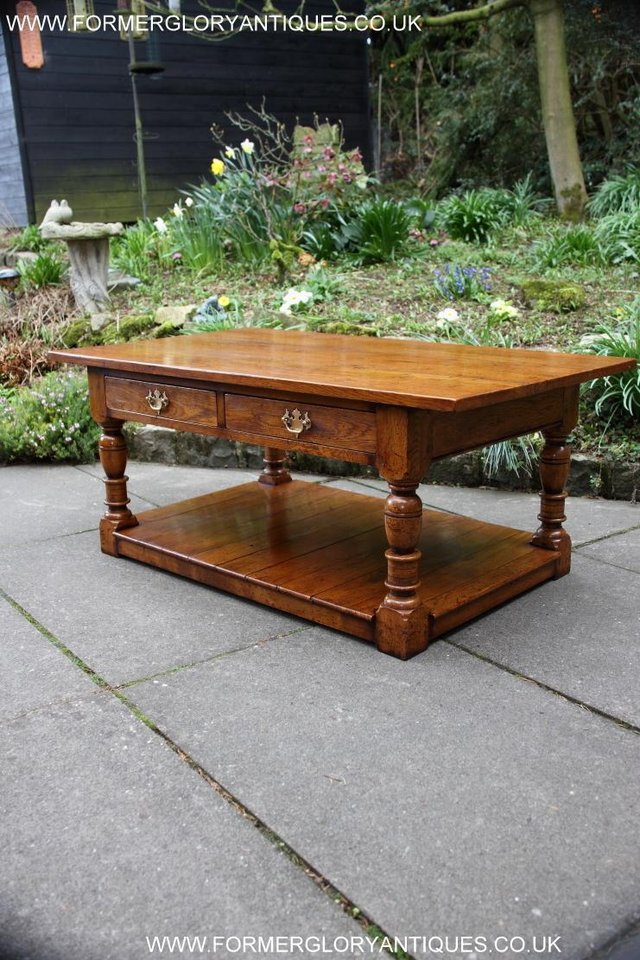 Image 46 of A TITCHMARSH GOODWIN STYLE OAK TWO DRAWER COFFEE TABLE STAND