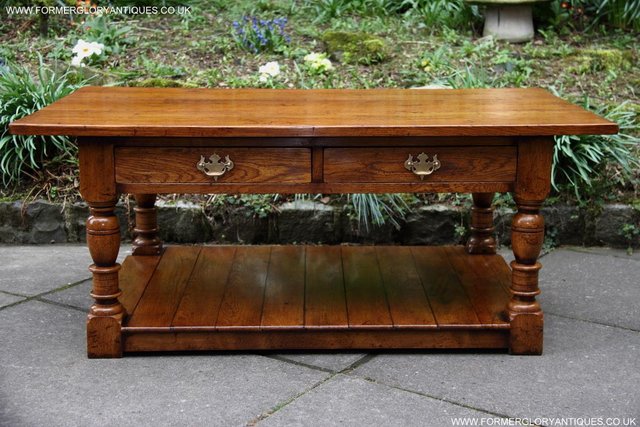 Image 48 of A TITCHMARSH GOODWIN STYLE OAK TWO DRAWER COFFEE TABLE STAND