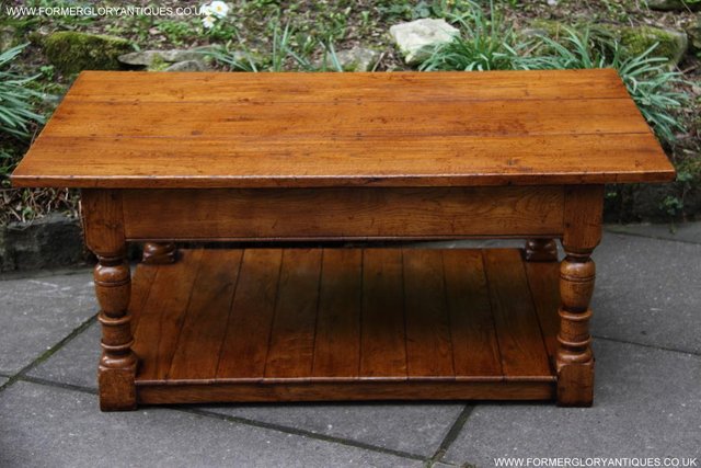 Image 56 of A TITCHMARSH GOODWIN STYLE OAK TWO DRAWER COFFEE TABLE STAND