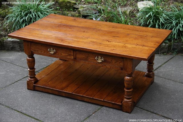 Image 57 of A TITCHMARSH GOODWIN STYLE OAK TWO DRAWER COFFEE TABLE STAND