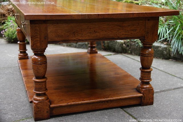 Image 58 of A TITCHMARSH GOODWIN STYLE OAK TWO DRAWER COFFEE TABLE STAND