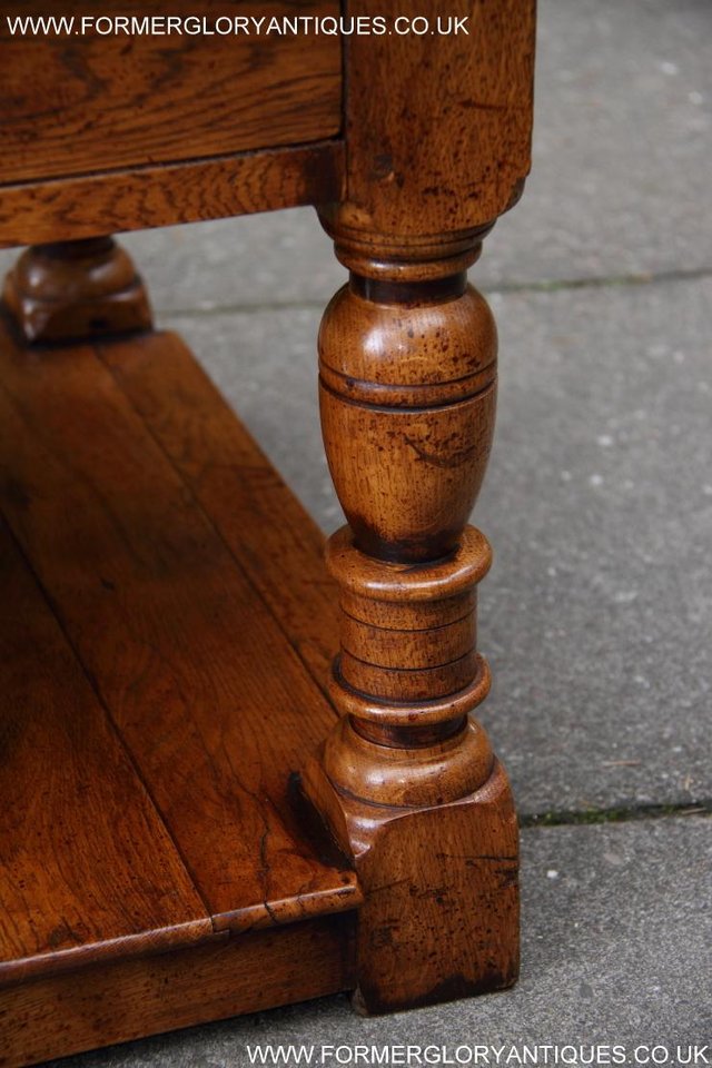Image 67 of A TITCHMARSH GOODWIN STYLE OAK TWO DRAWER COFFEE TABLE STAND