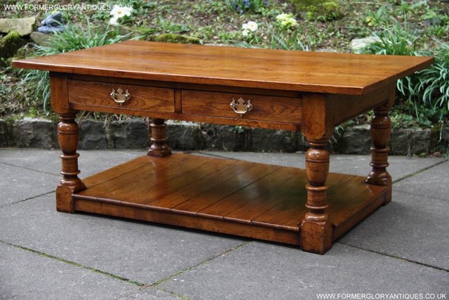 Image 74 of A TITCHMARSH GOODWIN STYLE OAK TWO DRAWER COFFEE TABLE STAND
