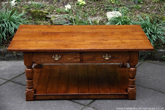 Image 76 of A TITCHMARSH GOODWIN STYLE OAK TWO DRAWER COFFEE TABLE STAND