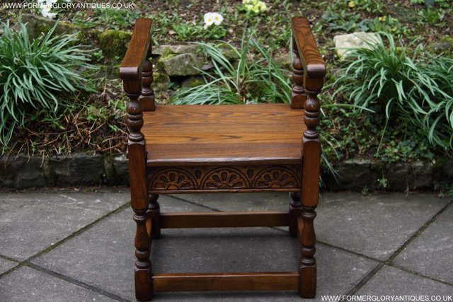 Image 46 of OLD CHARM LIGHT OAK MONKS SEAT BENCH SETTLE ARMCHAIR TABLE