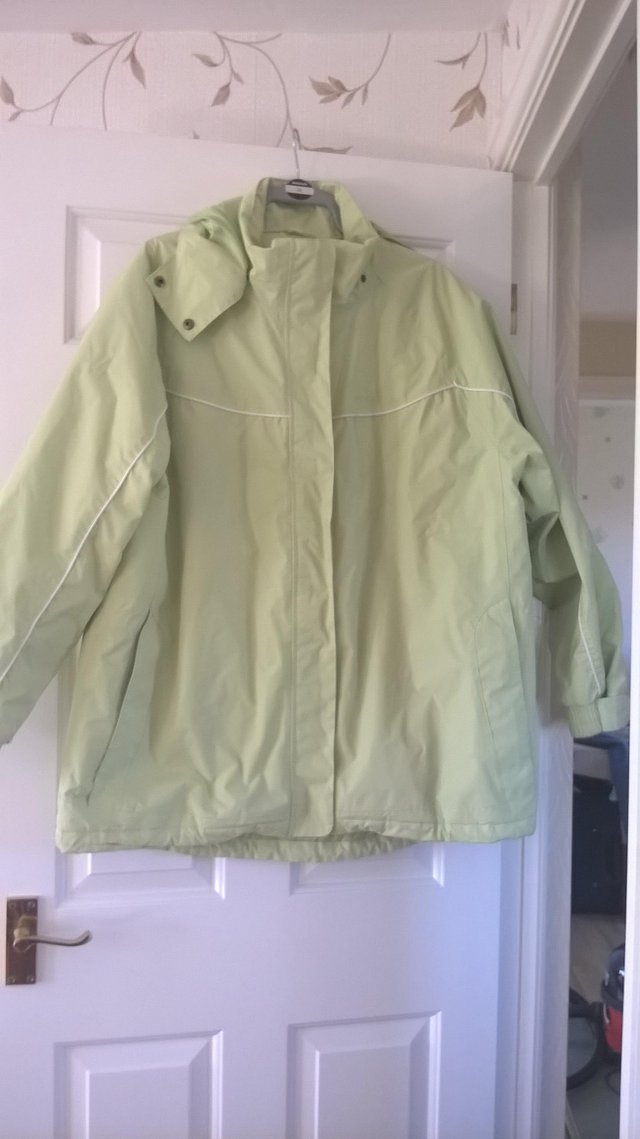 Image 2 of Ladies size 20 Green Regatta raincoat