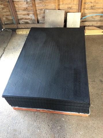 Preview of the first image of Heavy duty rubber stable matting.