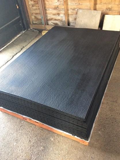 Image 2 of Heavy duty rubber stable matting