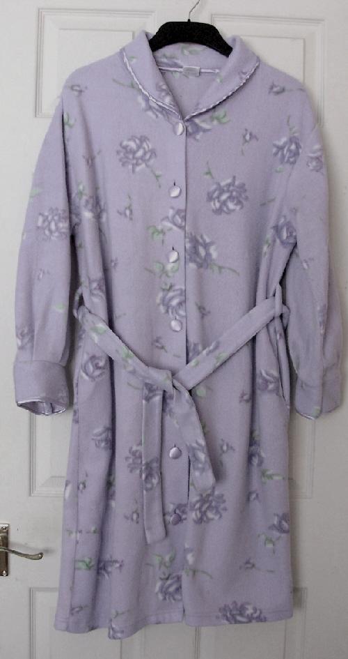 Preview of the first image of Ladies Lilac Flowered buttoned Dressing Gown - Sz L  B21.