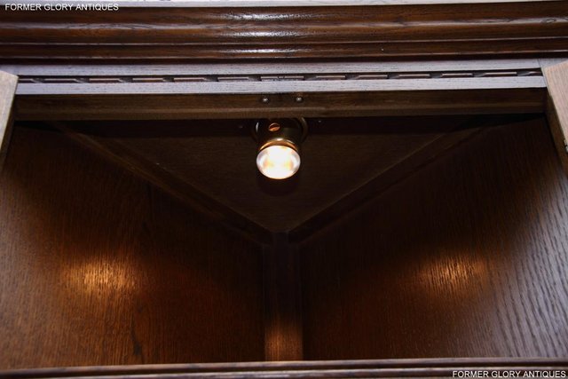 Image 31 of OLD CHARM JAYCEE LIGHT OAK CORNER DISPLAY CABINET CUPBOARD